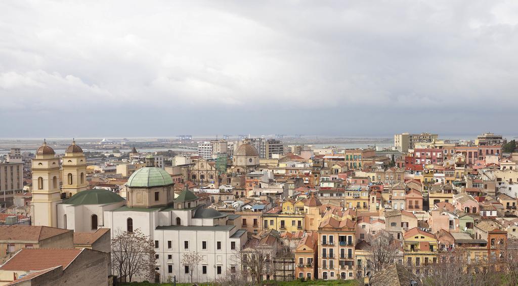 L'Arco Cagliari Bed & Breakfast Екстериор снимка