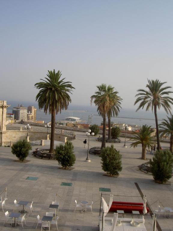 L'Arco Cagliari Bed & Breakfast Екстериор снимка