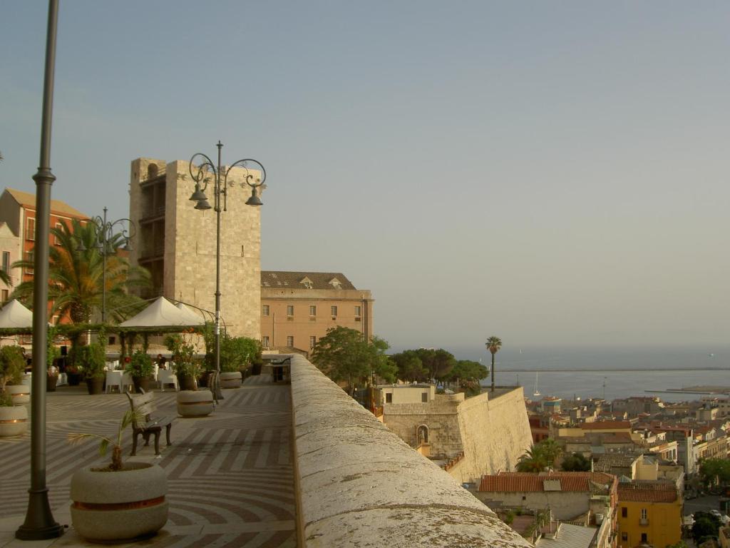 L'Arco Cagliari Bed & Breakfast Екстериор снимка