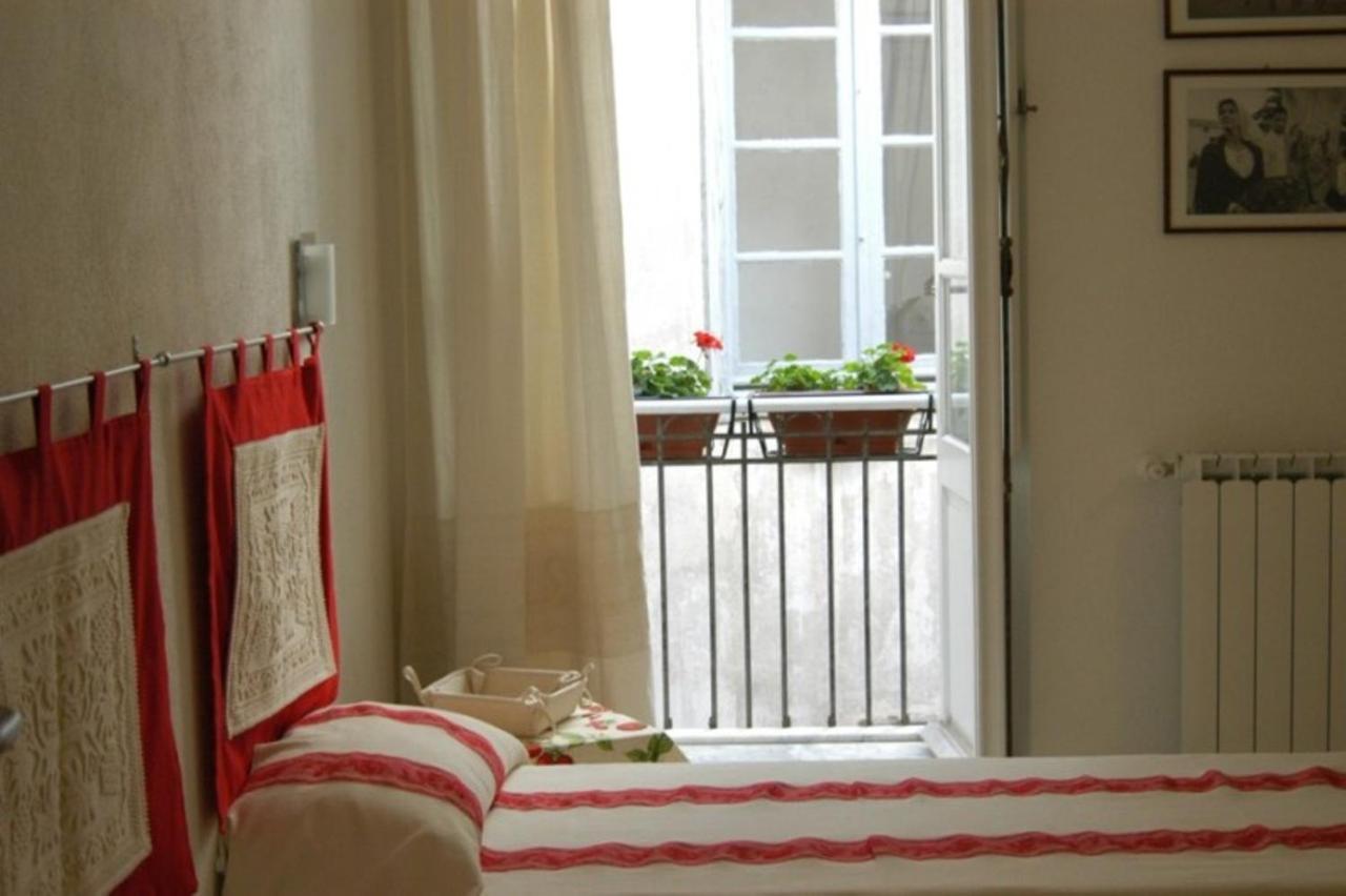 L'Arco Cagliari Bed & Breakfast Стая снимка